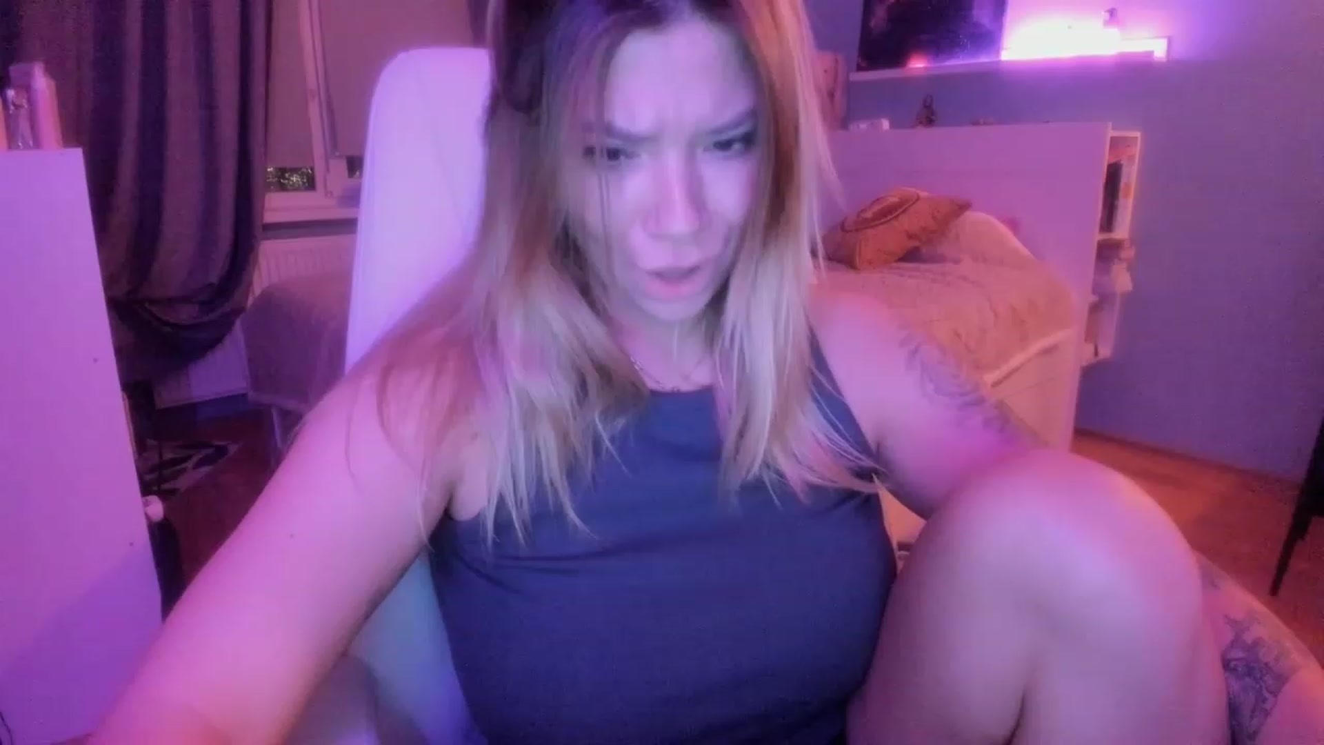 Gallery image thumbnail from NickyBlein's myfreecams stream on, 11/07/2023, 17:08 image 17 of 20