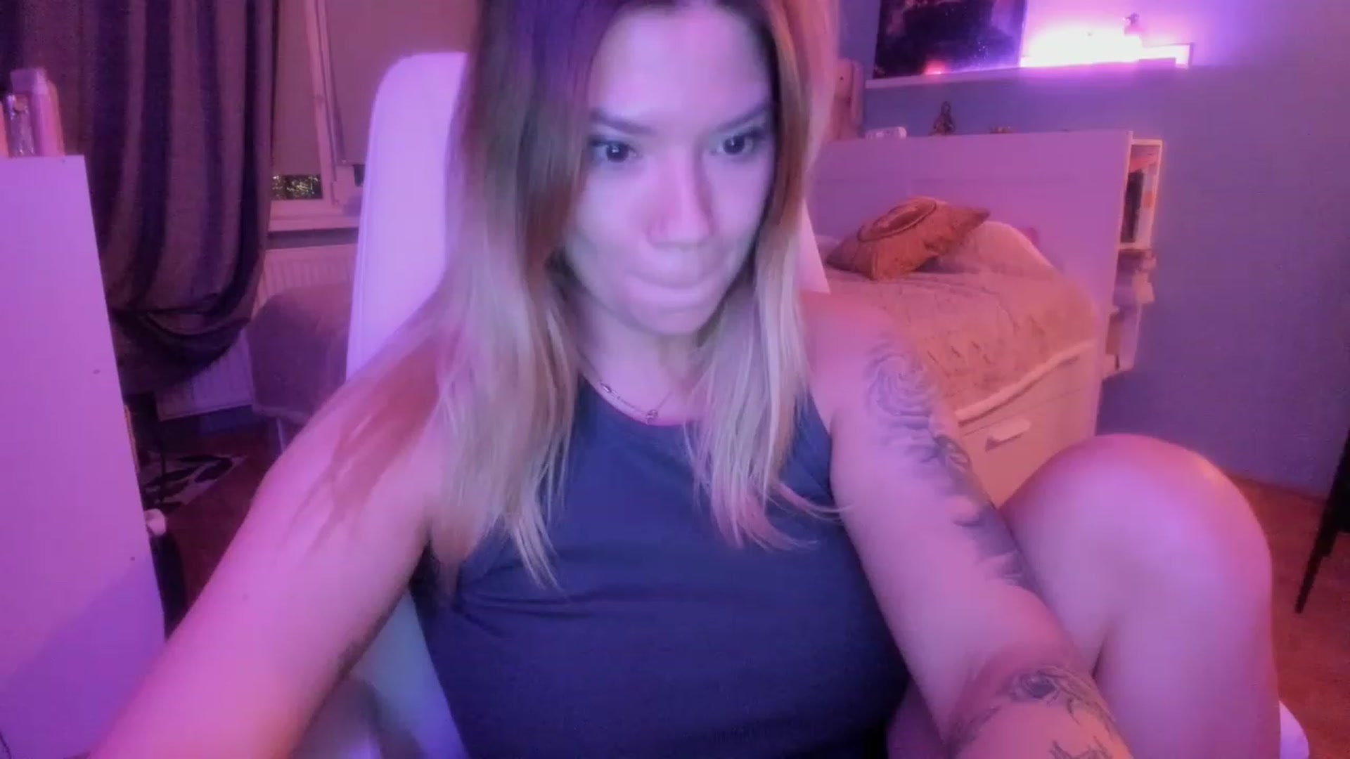 Gallery image thumbnail from NickyBlein's myfreecams stream on, 11/07/2023, 17:08 image 5 of 20