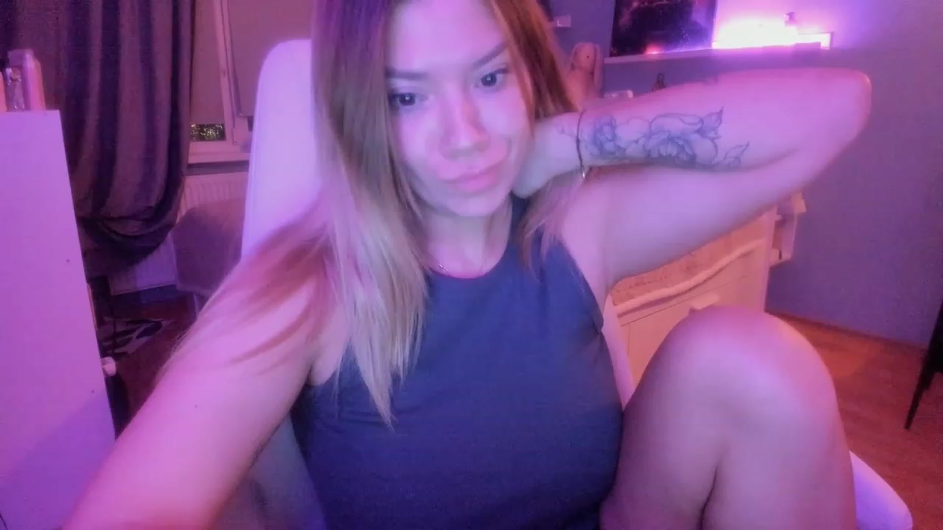 Gallery image thumbnail from NickyBlein's myfreecams stream on, 11/07/2023, 17:08 image 2 of 20
