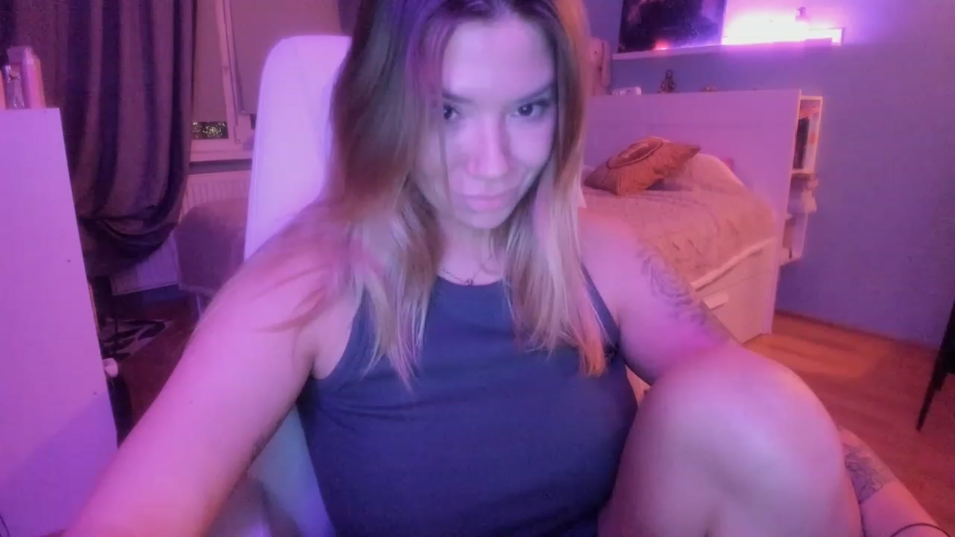 Gallery image thumbnail from NickyBlein's myfreecams stream on, 11/07/2023, 17:08 image 7 of 20