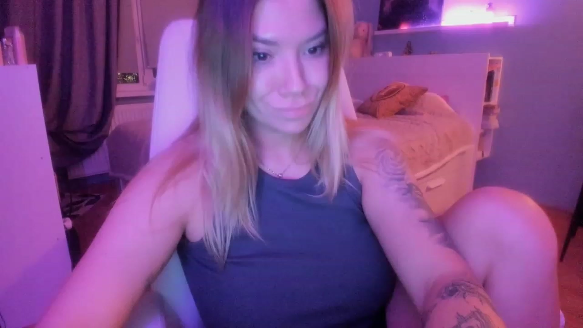 Gallery image thumbnail from NickyBlein's myfreecams stream on, 11/07/2023, 17:08 image 6 of 20