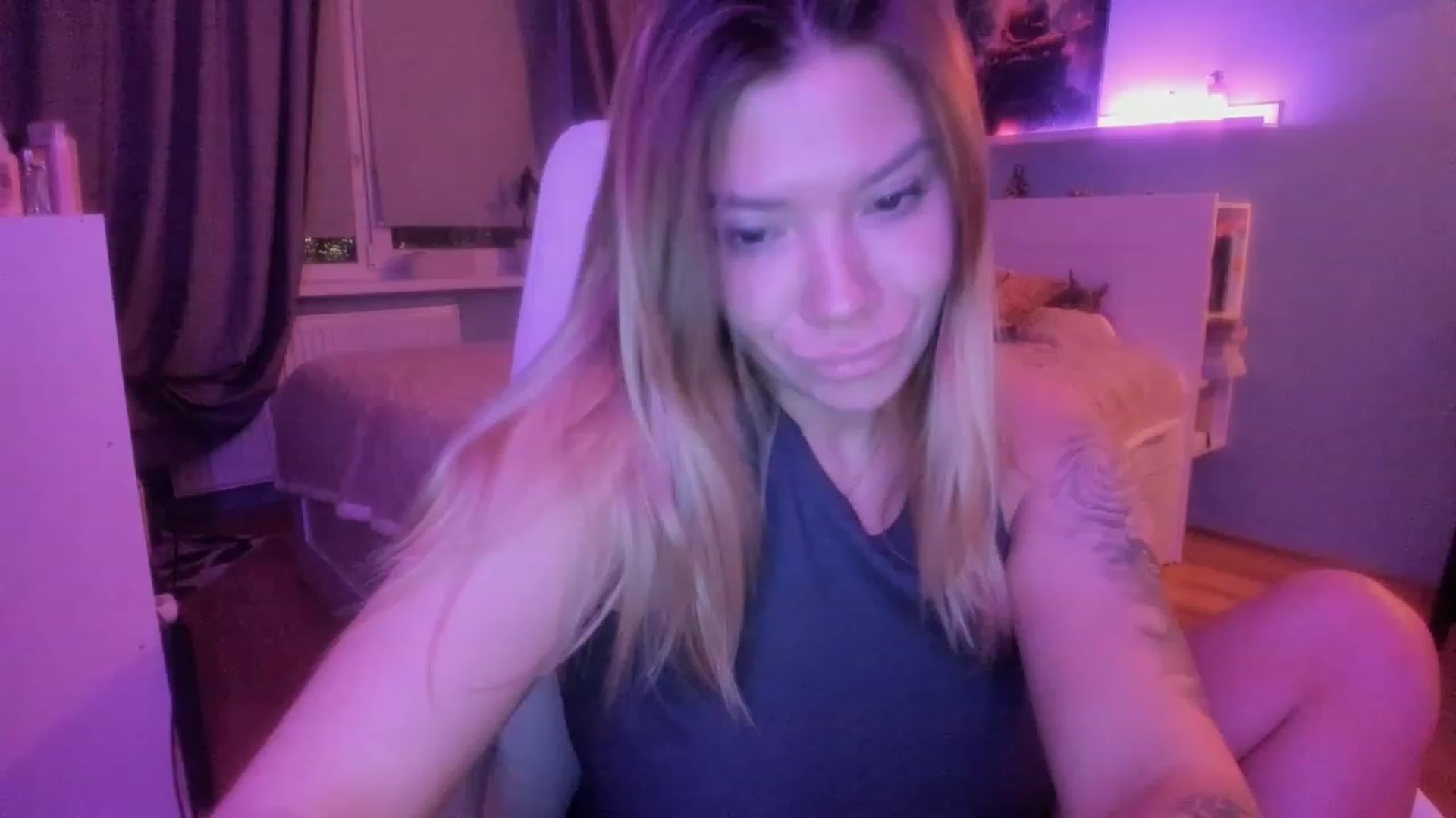 Gallery image thumbnail from NickyBlein's myfreecams stream on, 11/07/2023, 17:26 image 15 of 20
