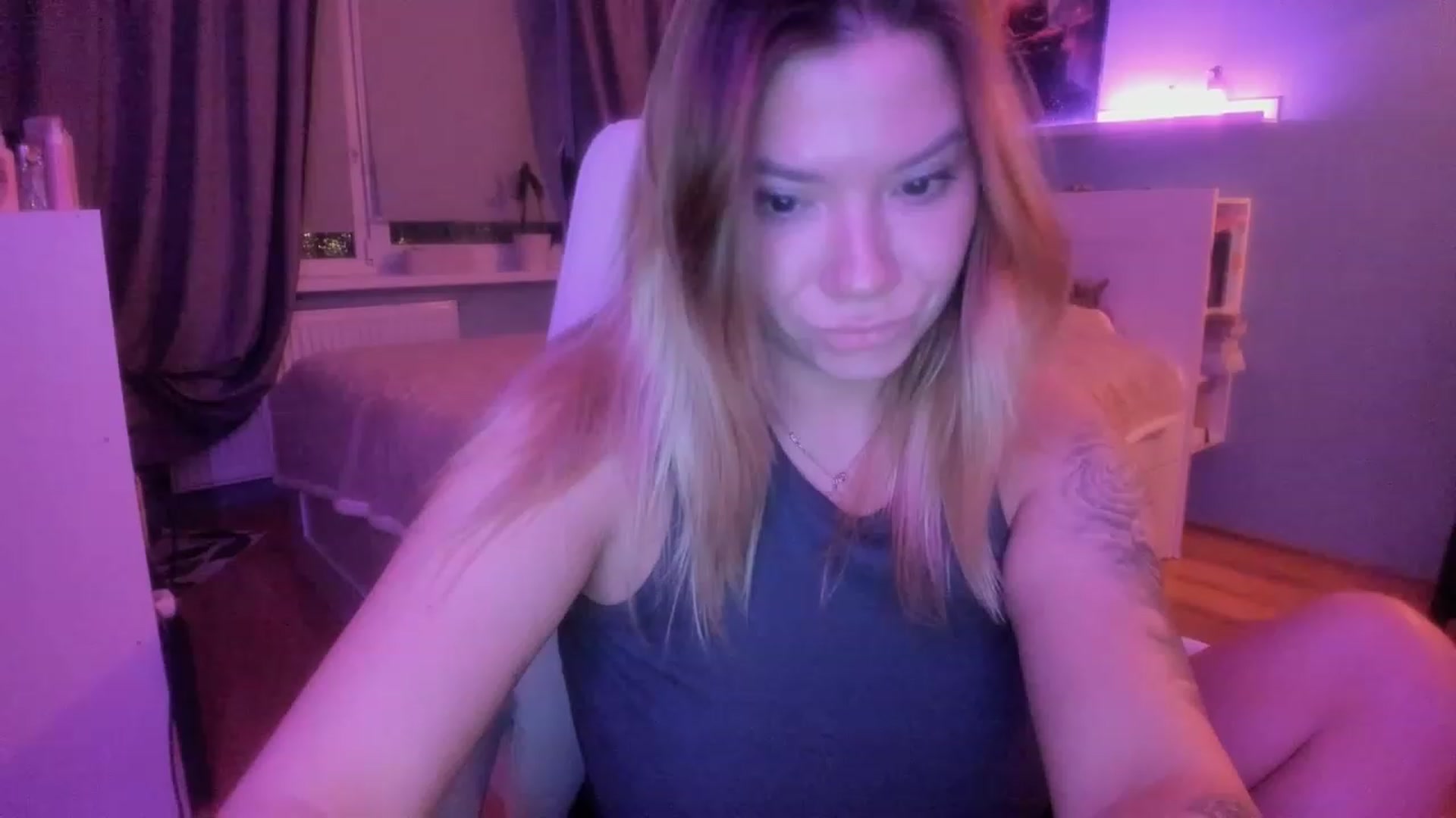 Gallery image thumbnail from NickyBlein's myfreecams stream on, 11/07/2023, 17:26 image 16 of 20