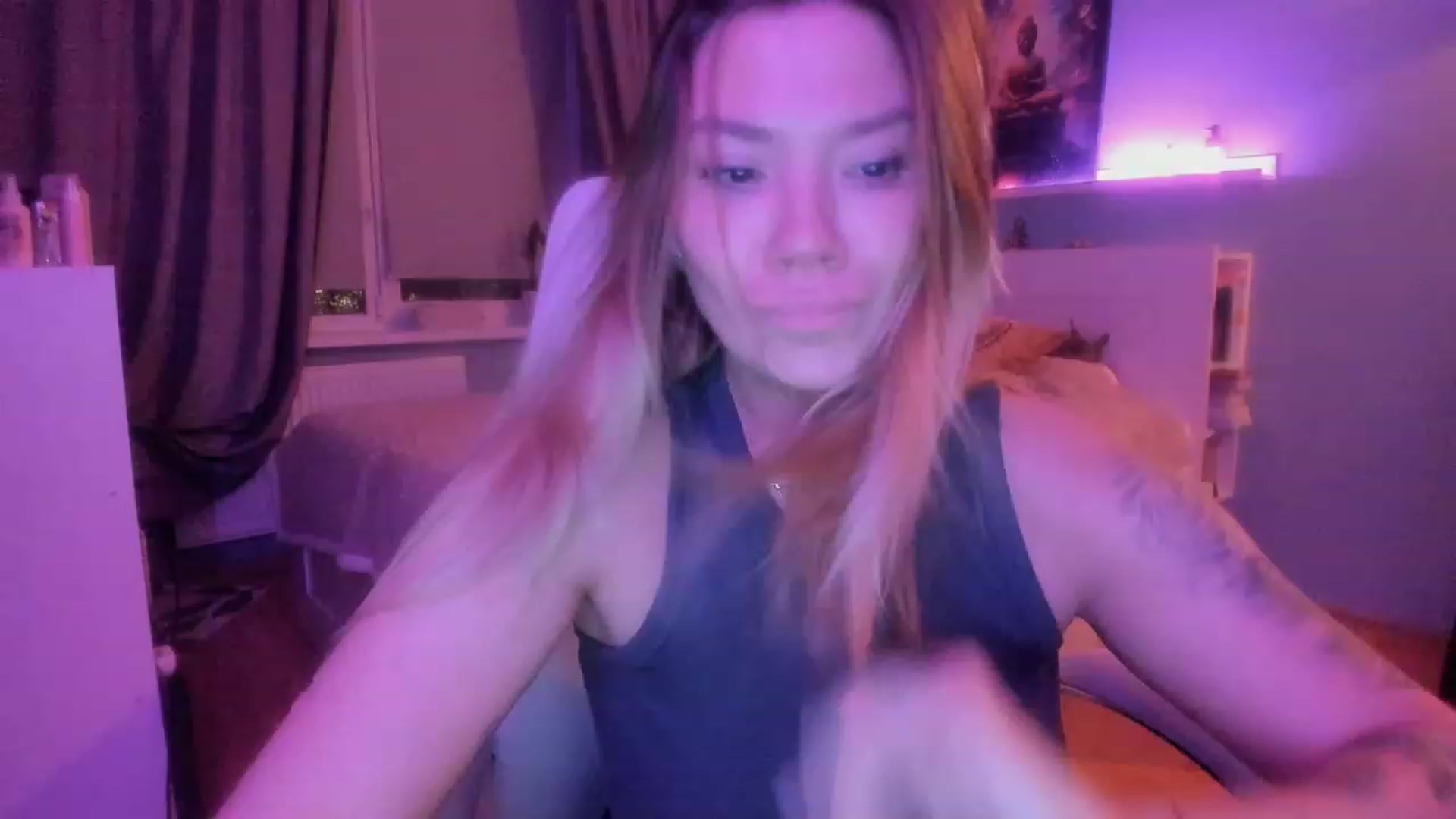 Gallery image thumbnail from NickyBlein's myfreecams stream on, 11/07/2023, 17:26 image 9 of 20