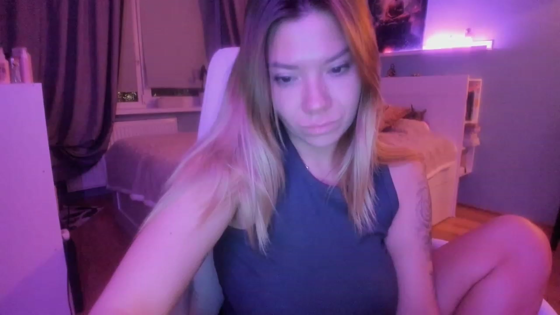 Gallery image thumbnail from NickyBlein's myfreecams stream on, 11/07/2023, 17:26 image 13 of 20