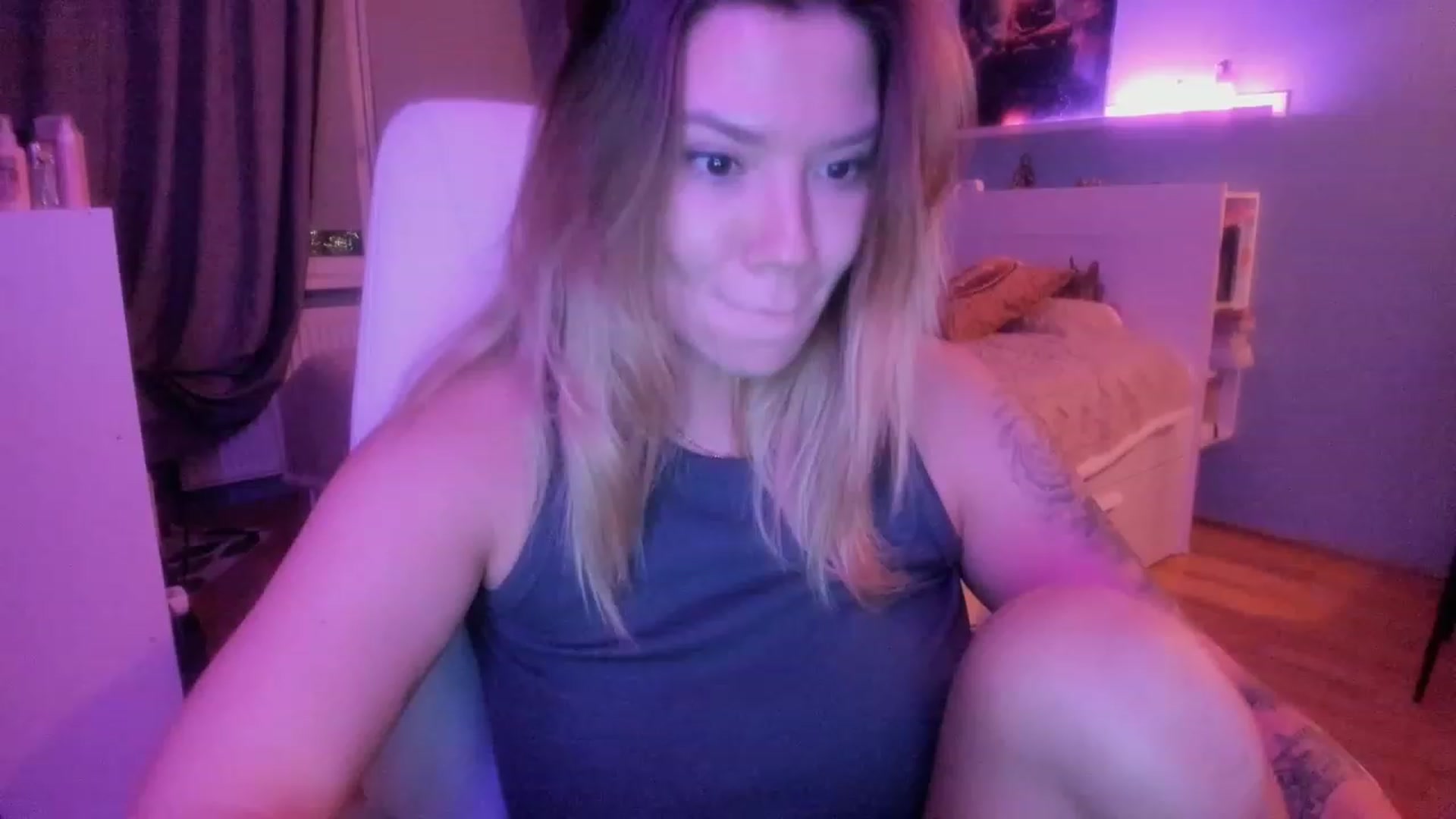Gallery image thumbnail from NickyBlein's myfreecams stream on, 11/07/2023, 17:26 image 1 of 20