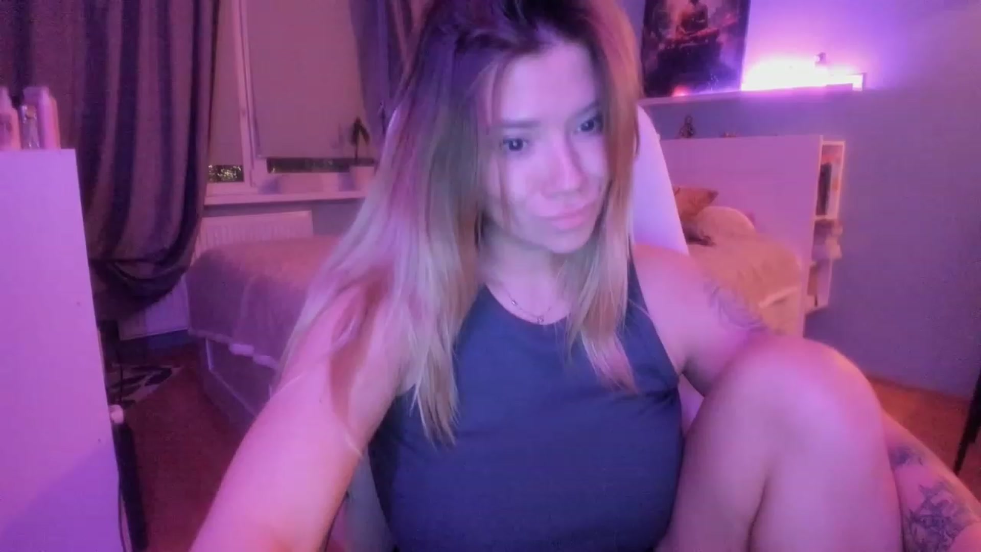 Gallery image thumbnail from NickyBlein's myfreecams stream on, 11/07/2023, 17:40 image 9 of 20