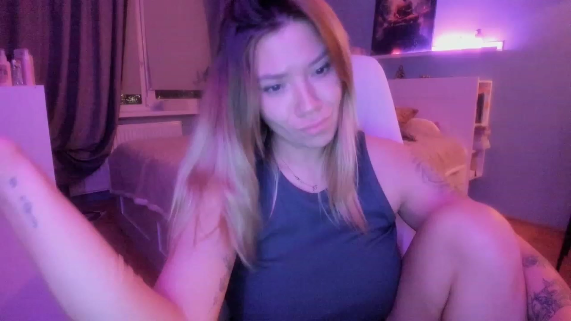Gallery image thumbnail from NickyBlein's myfreecams stream on, 11/07/2023, 17:40 image 16 of 20