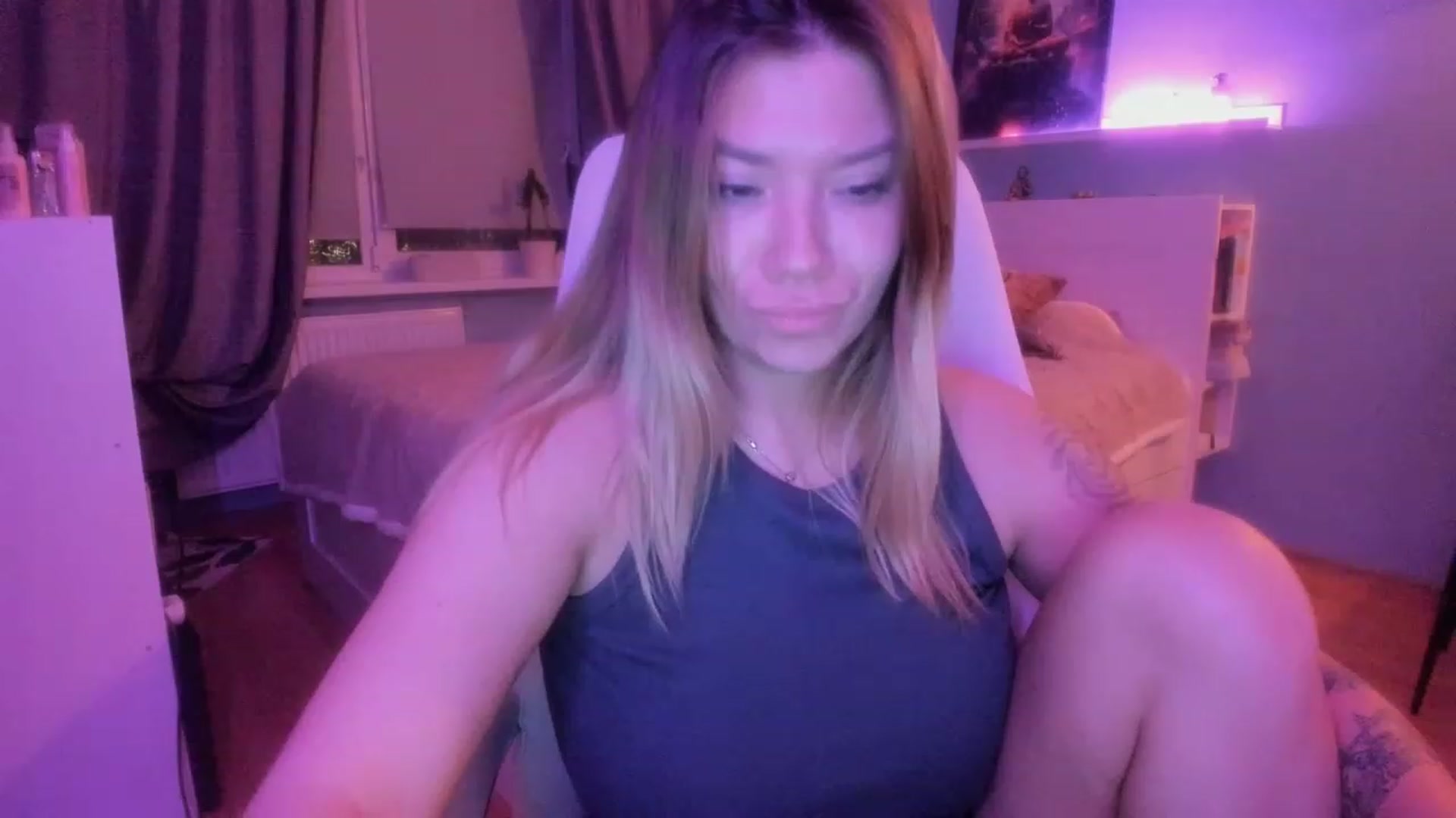 Gallery image thumbnail from NickyBlein's myfreecams stream on, 11/07/2023, 17:40 image 12 of 20
