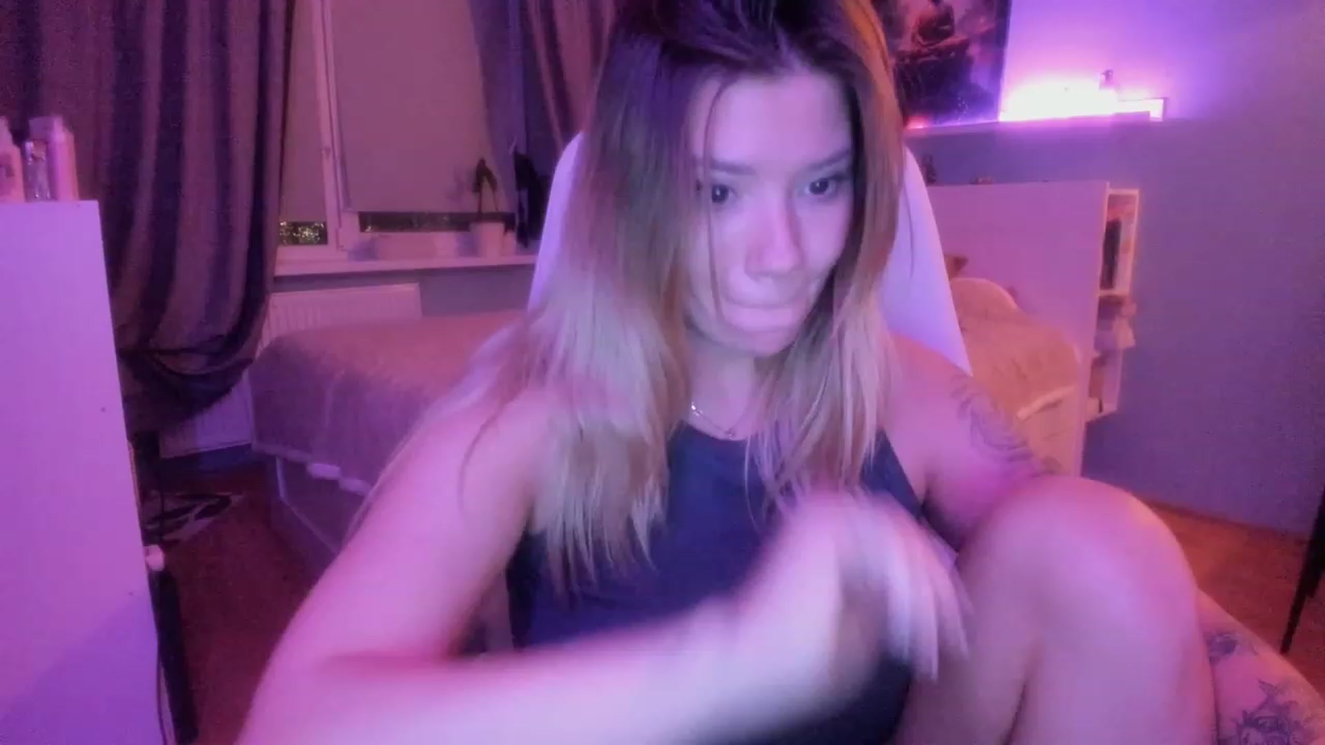 Gallery image thumbnail from NickyBlein's myfreecams stream on, 11/07/2023, 17:40 image 20 of 20