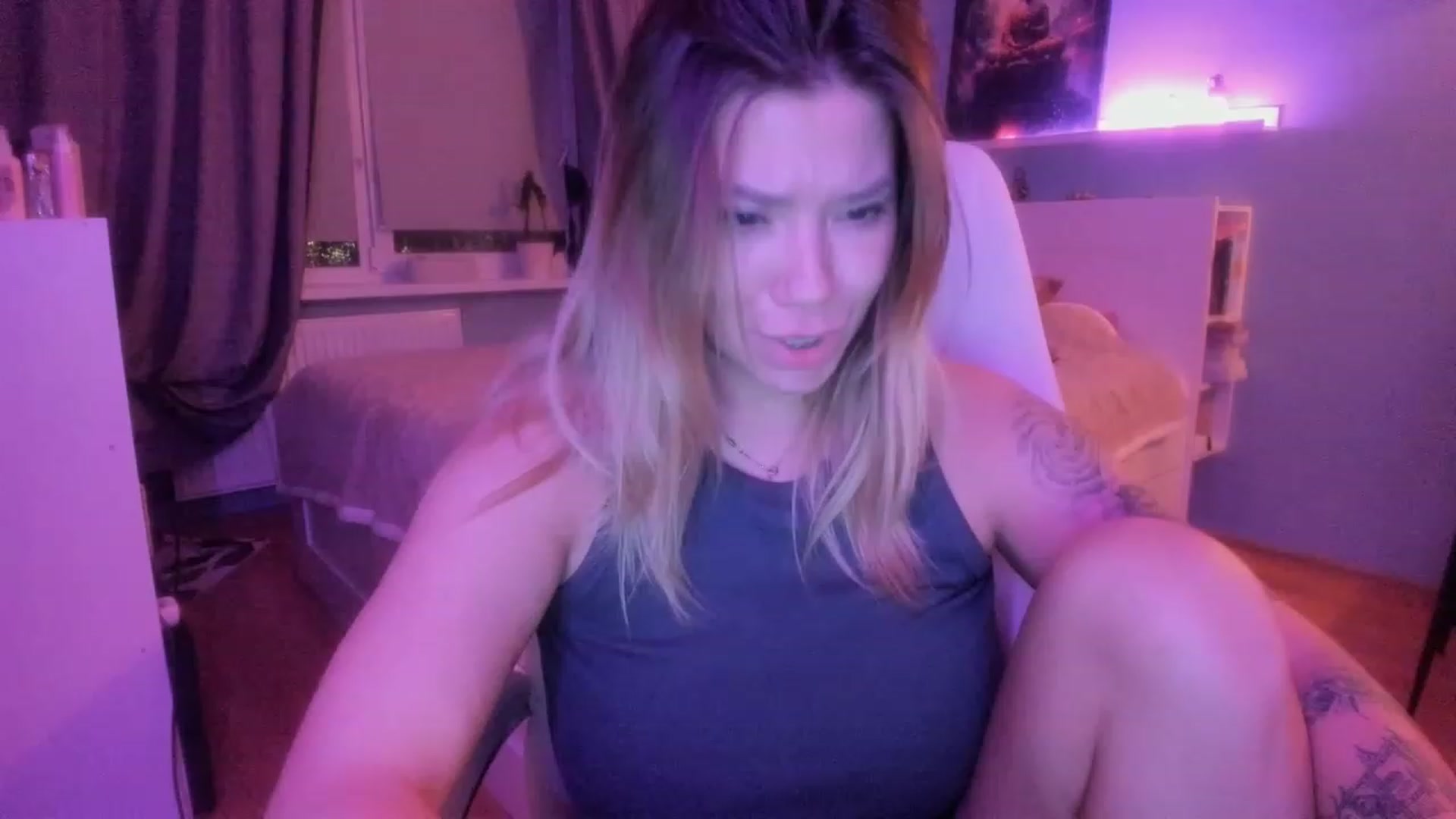 Gallery image thumbnail from NickyBlein's myfreecams stream on, 11/07/2023, 17:40 image 19 of 20