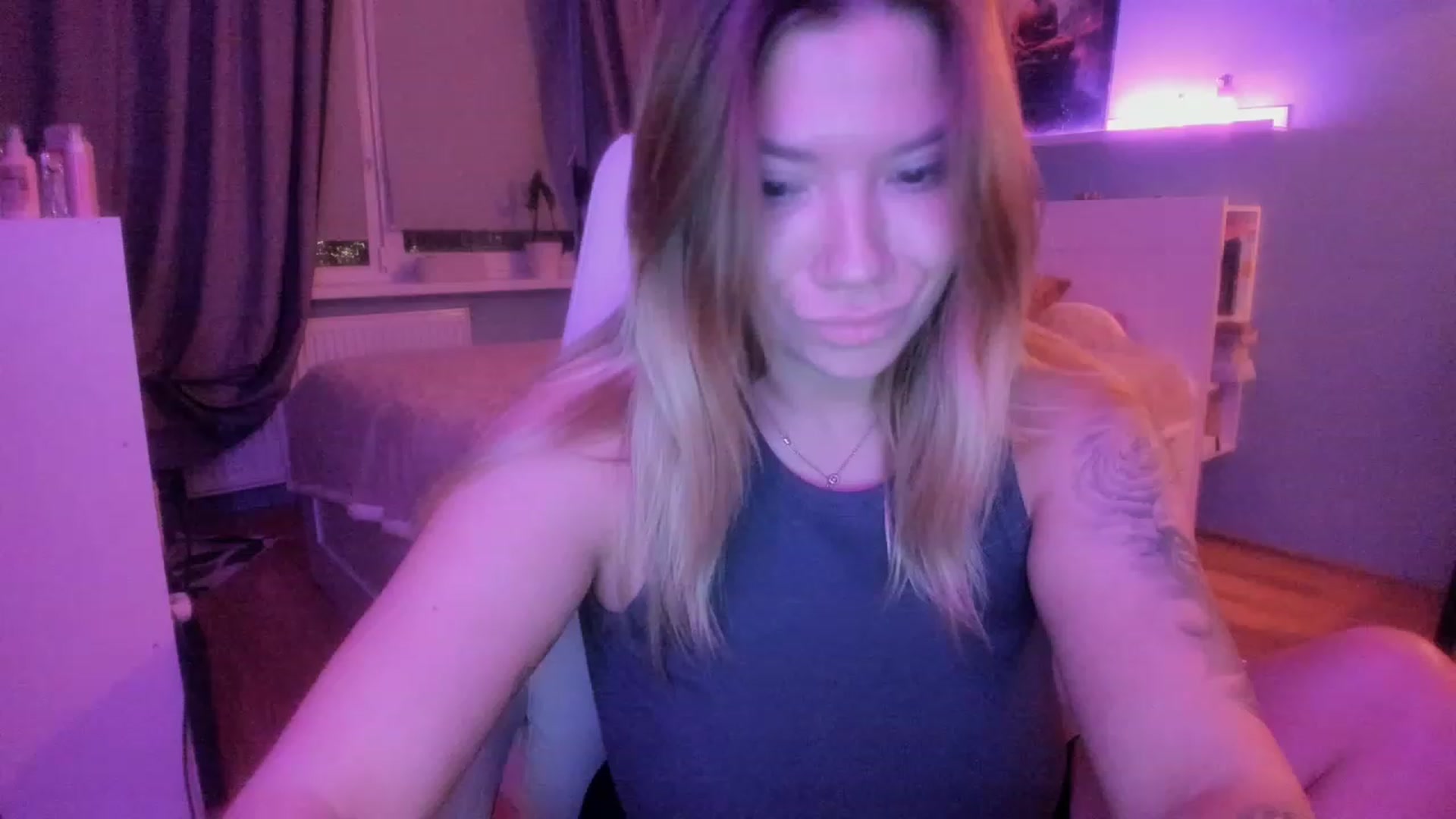 Gallery image thumbnail from NickyBlein's myfreecams stream on, 11/07/2023, 17:57 image 10 of 20