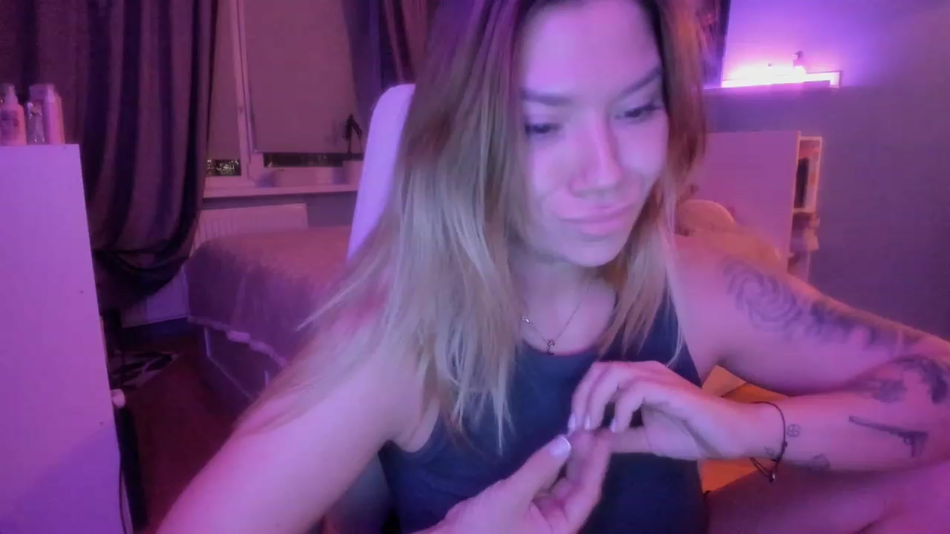 Gallery image thumbnail from NickyBlein's myfreecams stream on, 11/07/2023, 17:57 image 17 of 20