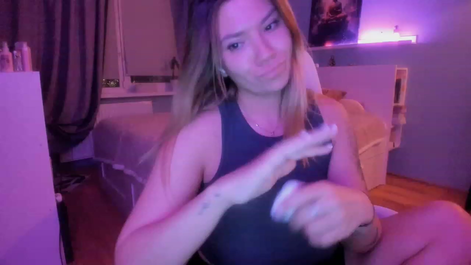 Gallery image thumbnail from NickyBlein's myfreecams stream on, 11/07/2023, 17:57 image 8 of 20