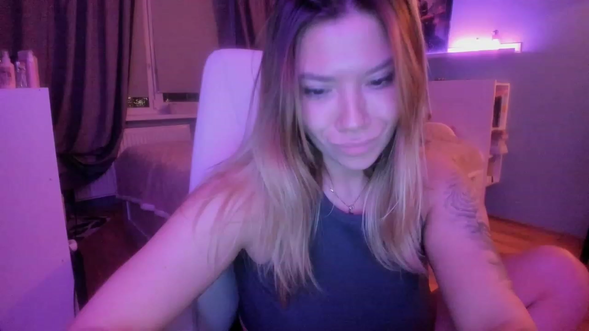 Gallery image thumbnail from NickyBlein's myfreecams stream on, 11/07/2023, 17:57 image 15 of 20