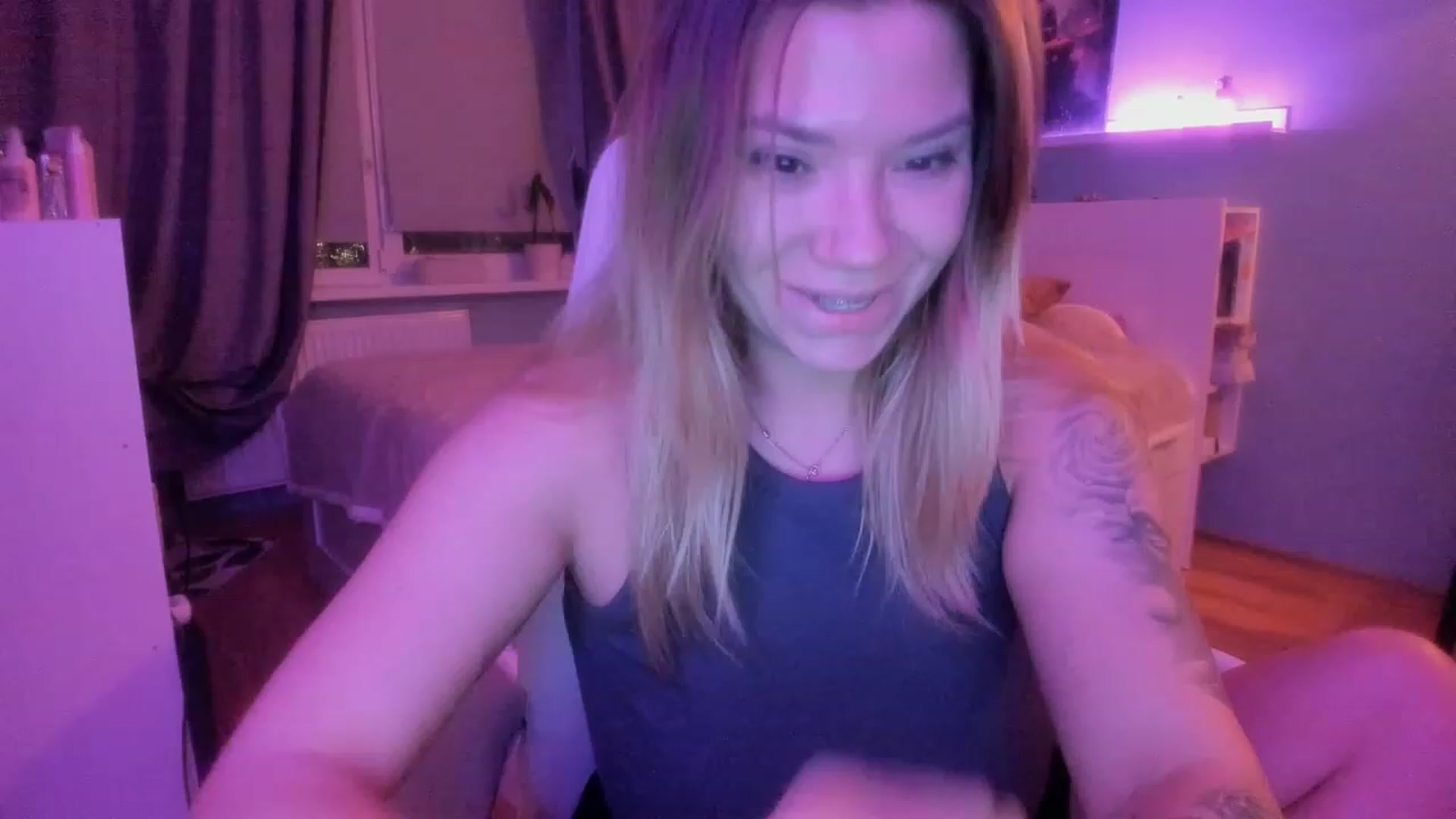 Gallery image thumbnail from NickyBlein's myfreecams stream on, 11/07/2023, 17:57 image 11 of 20