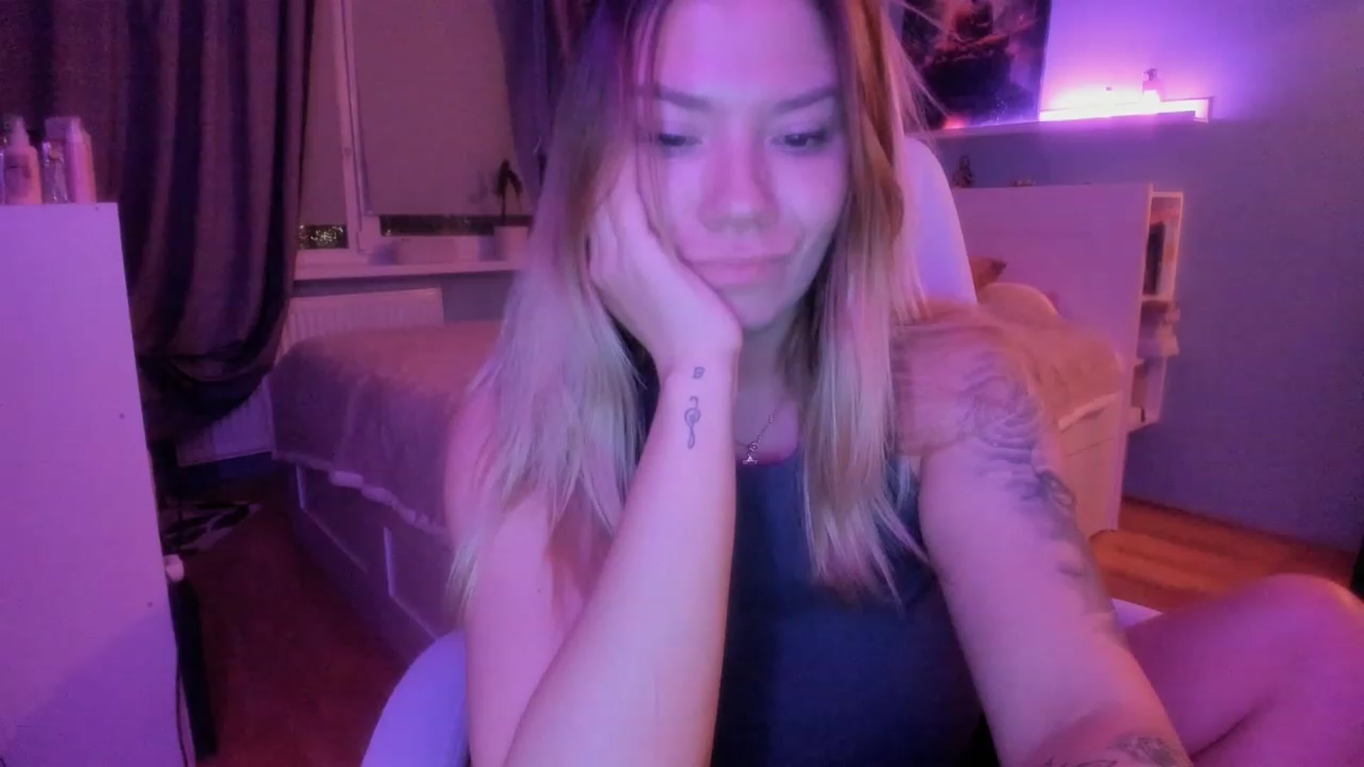 Gallery image thumbnail from NickyBlein's myfreecams stream on, 11/07/2023, 17:57 image 4 of 20