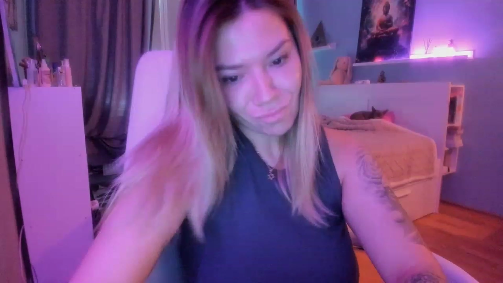 Gallery image thumbnail from NickyBlein's myfreecams stream on, 11/08/2023, 07:57 image 19 of 20