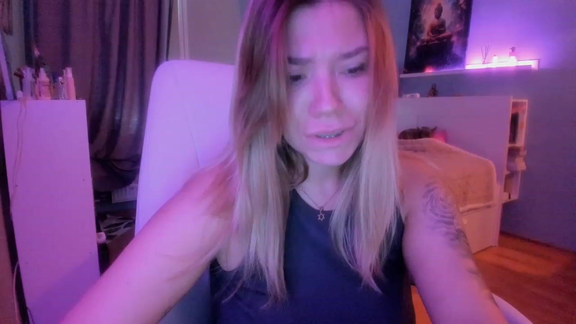 Gallery image thumbnail from NickyBlein's myfreecams stream on, 11/08/2023, 07:57 image 12 of 20