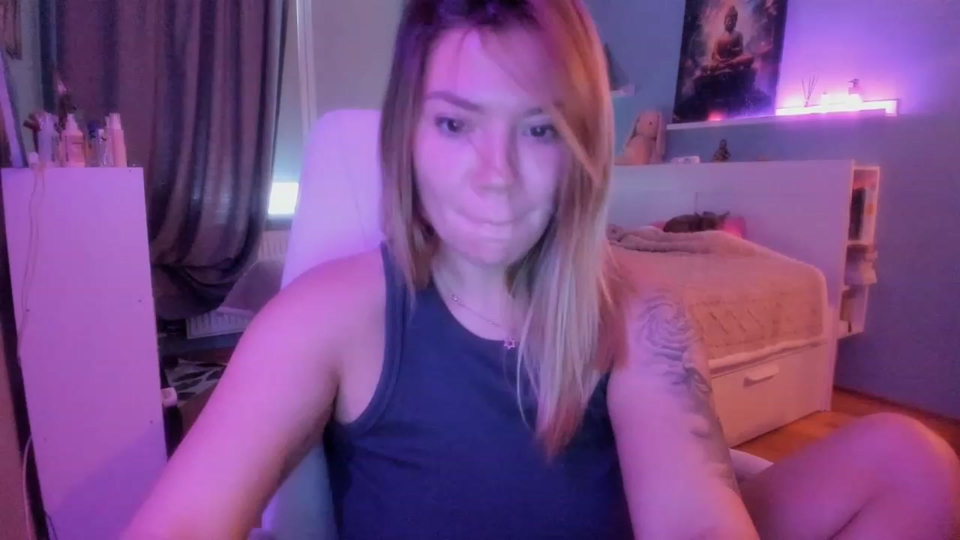 Gallery image thumbnail from NickyBlein's myfreecams stream on, 11/08/2023, 07:57 image 16 of 20