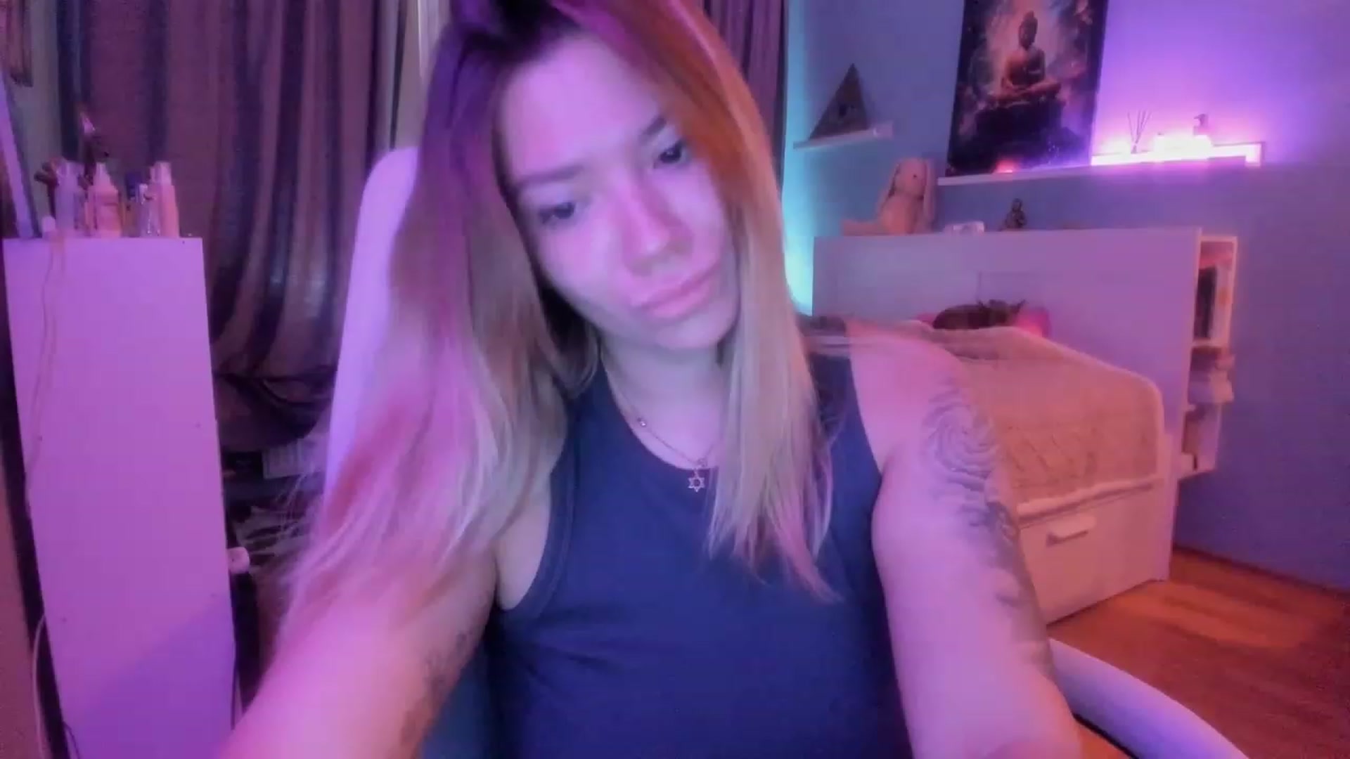 Gallery image thumbnail from NickyBlein's myfreecams stream on, 11/08/2023, 07:57 image 13 of 20