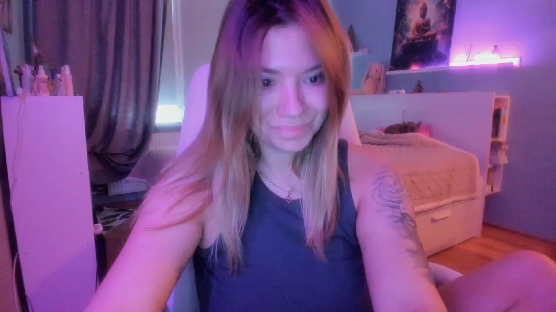 Gallery image thumbnail from NickyBlein's myfreecams stream on, 11/08/2023, 07:57 image 17 of 20