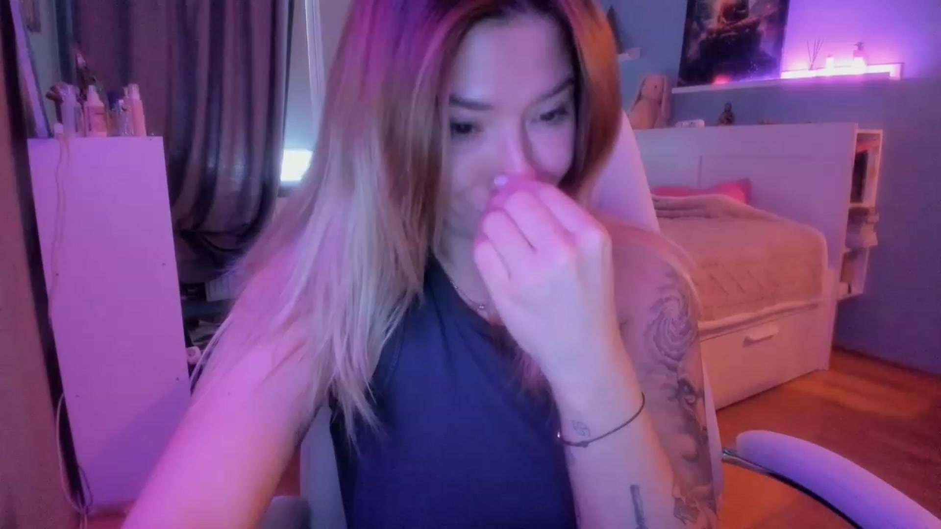 Gallery image thumbnail from NickyBlein's myfreecams stream on, 11/08/2023, 09:43 image 17 of 20