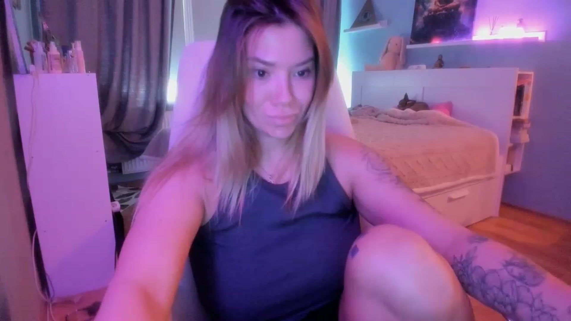 Gallery image thumbnail from NickyBlein's myfreecams stream on, 11/08/2023, 09:43 image 9 of 20