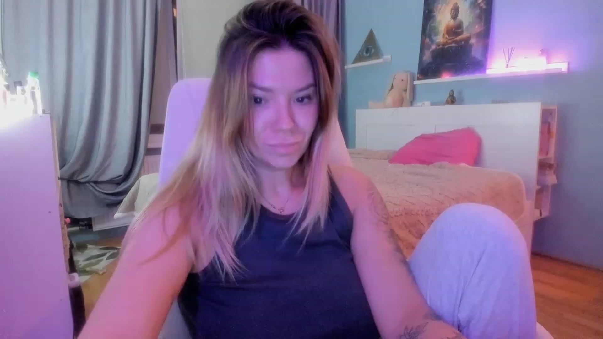 Gallery image thumbnail from NickyBlein's myfreecams stream on, 11/08/2023, 18:34 image 11 of 20