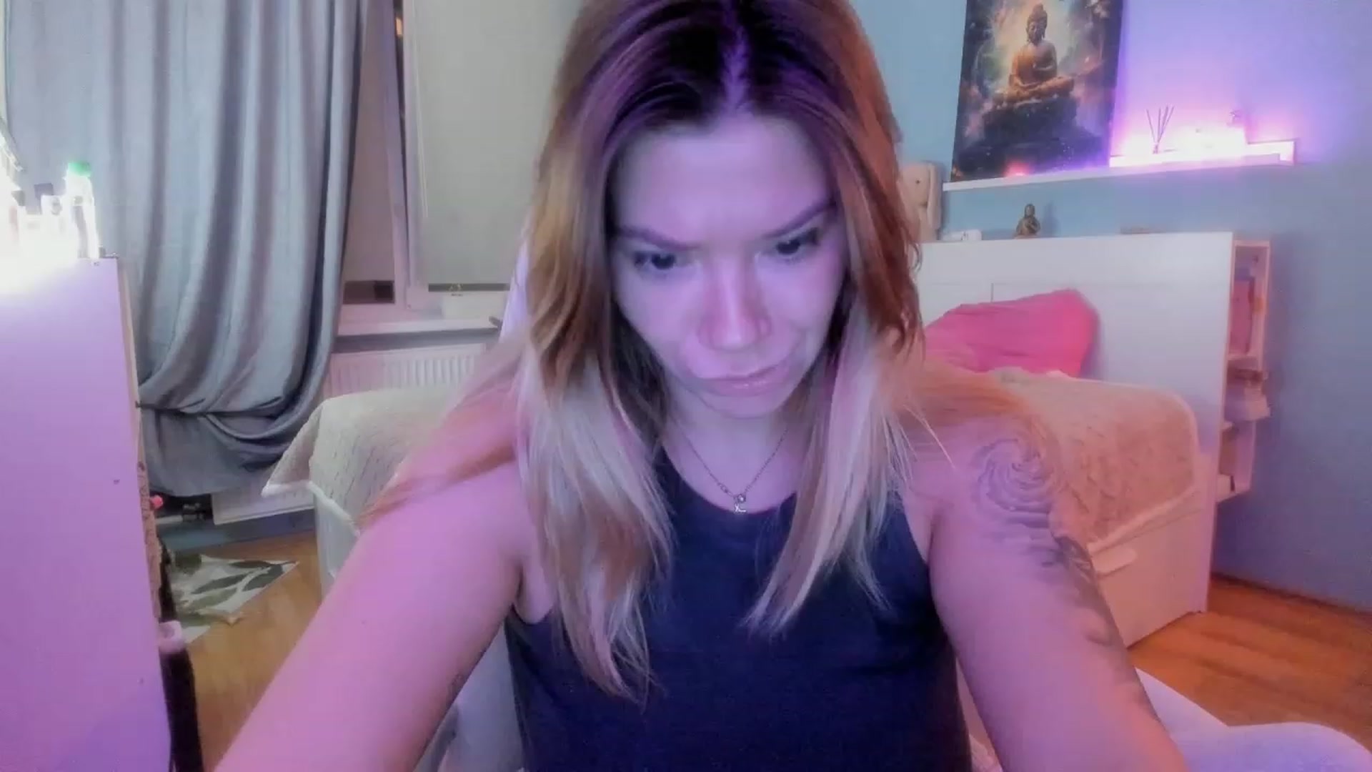 Gallery image thumbnail from NickyBlein's myfreecams stream on, 11/08/2023, 18:34 image 14 of 20