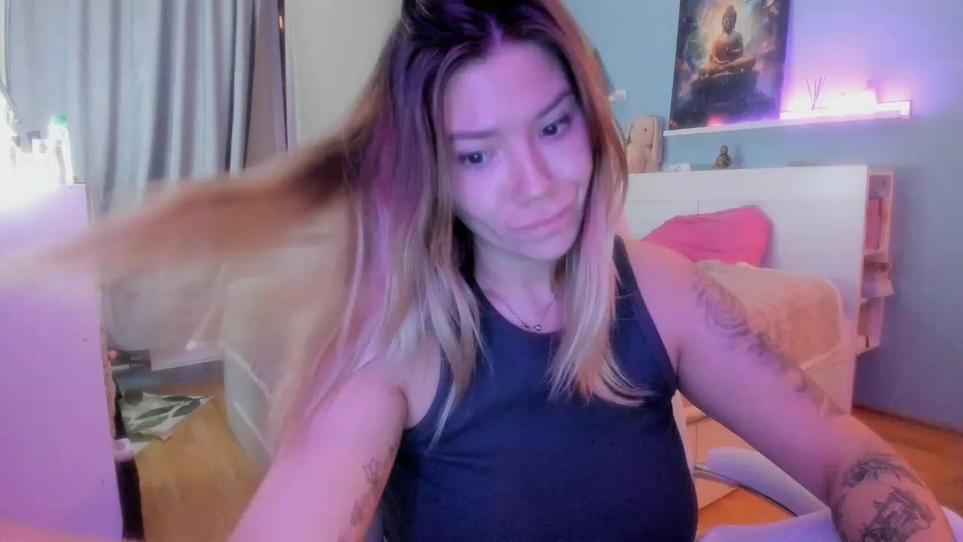 Gallery image thumbnail from NickyBlein's myfreecams stream on, 11/08/2023, 18:34 image 17 of 20