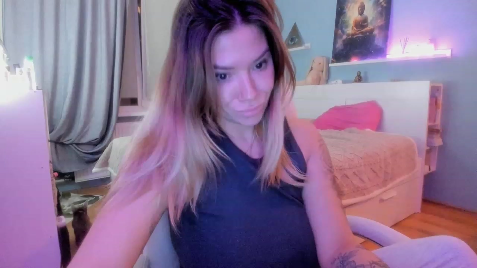 Gallery image thumbnail from NickyBlein's myfreecams stream on, 11/08/2023, 18:34 image 16 of 20
