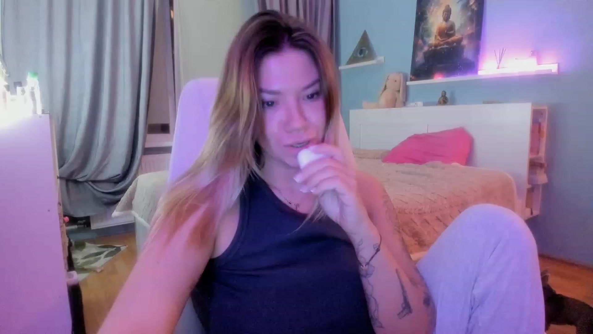 Gallery image thumbnail from NickyBlein's myfreecams stream on, 11/08/2023, 18:34 image 12 of 20