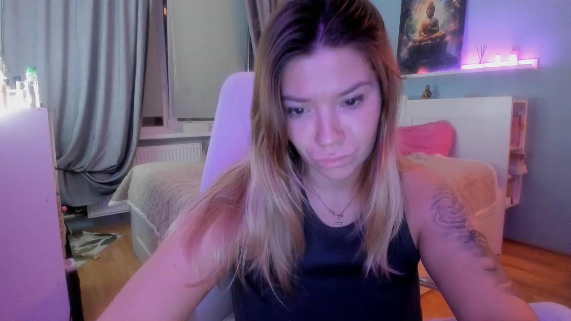 Gallery image thumbnail from NickyBlein's myfreecams stream on, 11/08/2023, 18:34 image 4 of 20