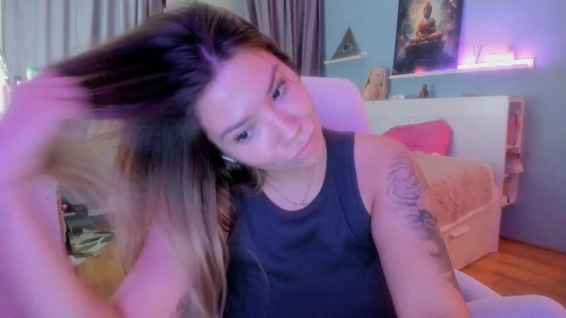 Gallery image thumbnail from NickyBlein's myfreecams stream on, 11/08/2023, 18:34 image 13 of 20