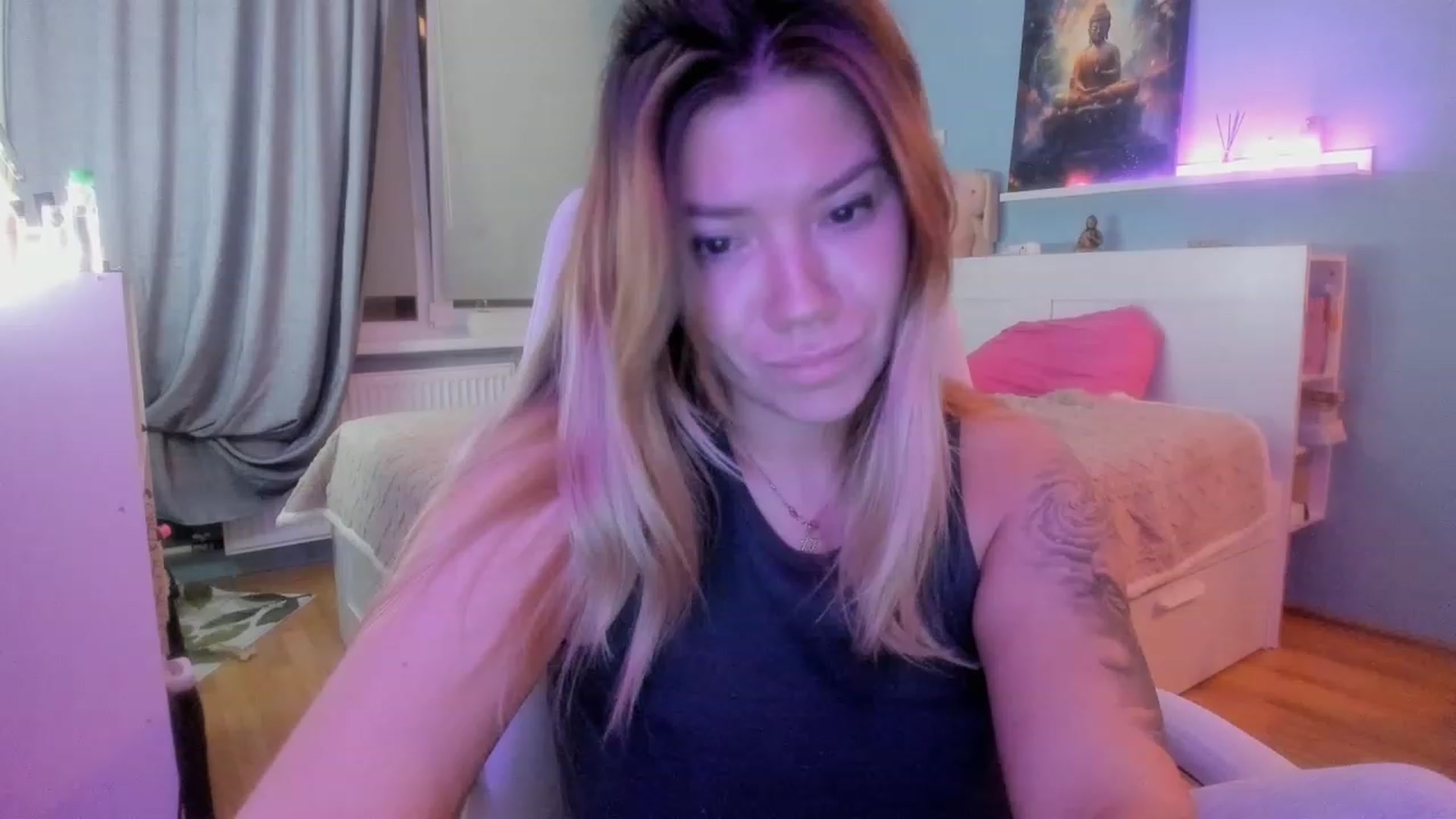 Gallery image thumbnail from NickyBlein's myfreecams stream on, 11/08/2023, 18:34 image 8 of 20