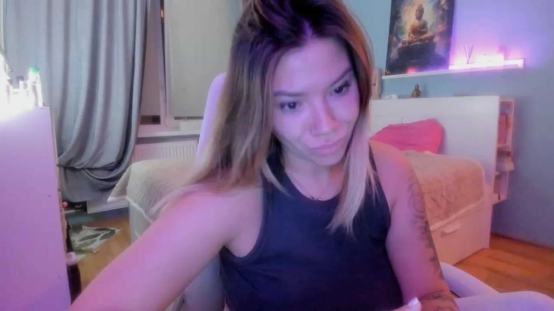 Gallery image thumbnail from NickyBlein's myfreecams stream on, 11/08/2023, 18:34 image 18 of 20