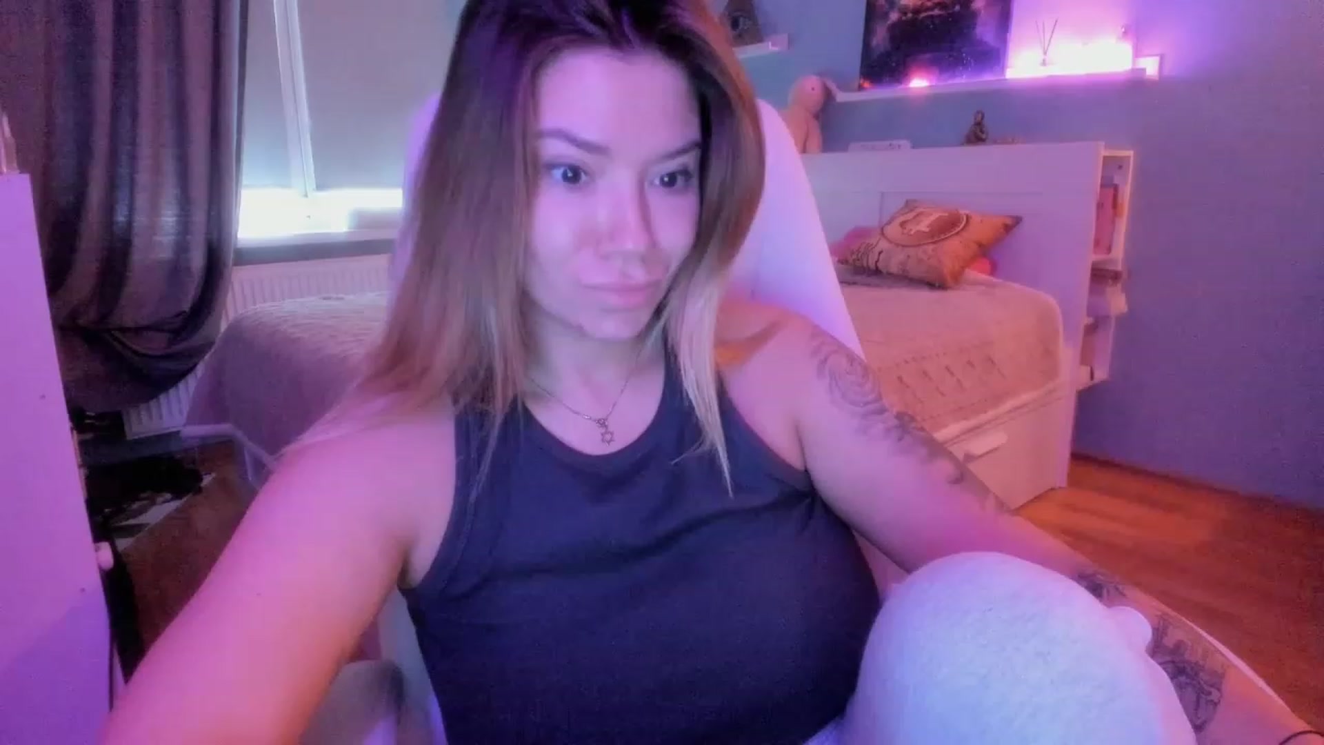 Gallery image thumbnail from NickyBlein's myfreecams stream on, 11/09/2023, 09:46 image 11 of 20