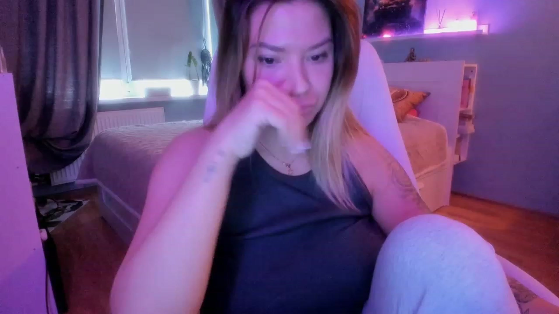 Gallery image thumbnail from NickyBlein's myfreecams stream on, 11/09/2023, 09:46 image 8 of 20