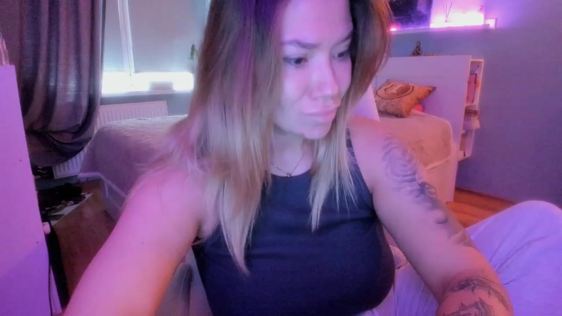 Gallery image thumbnail from NickyBlein's myfreecams stream on, 11/09/2023, 09:46 image 14 of 20