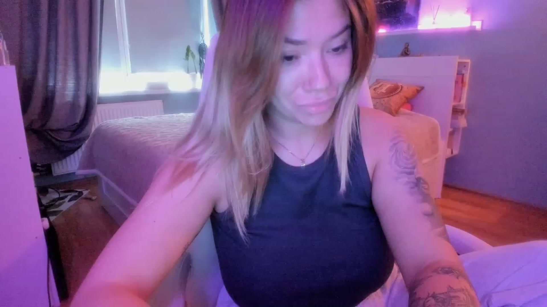 Gallery image thumbnail from NickyBlein's myfreecams stream on, 11/09/2023, 09:46 image 18 of 20