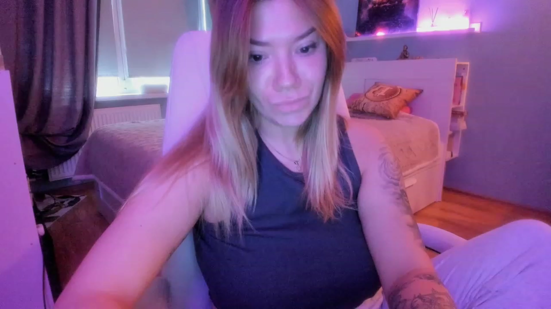 Gallery image thumbnail from NickyBlein's myfreecams stream on, 11/09/2023, 09:46 image 4 of 20