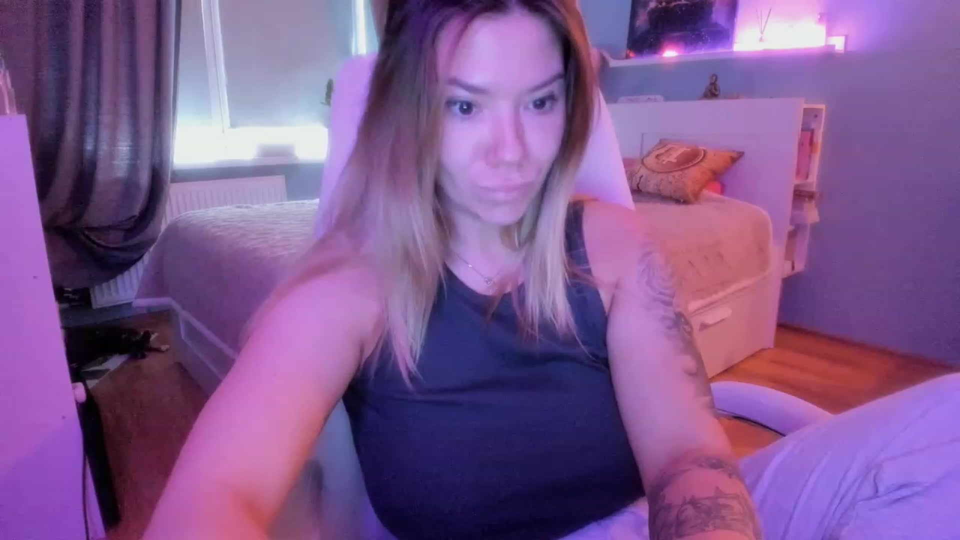 Gallery image thumbnail from NickyBlein's myfreecams stream on, 11/09/2023, 09:46 image 17 of 20