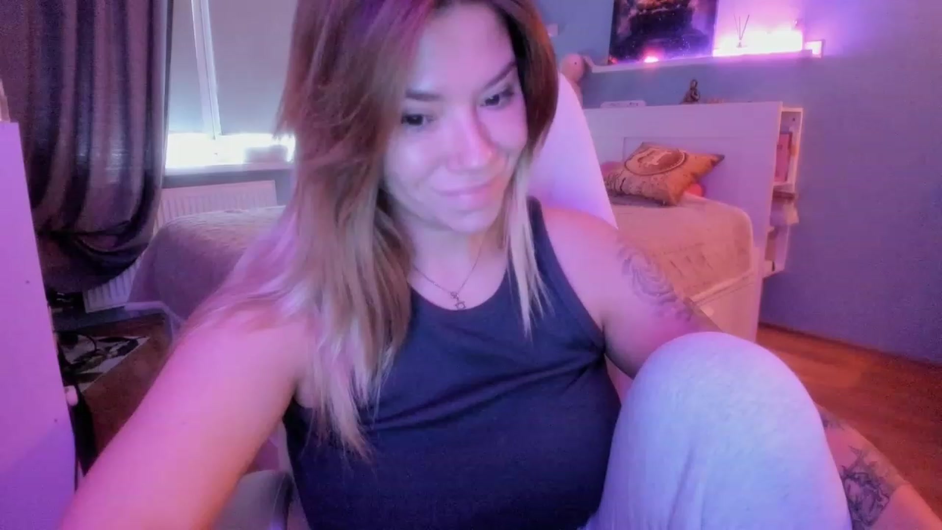 Gallery image thumbnail from NickyBlein's myfreecams stream on, 11/09/2023, 09:46 image 6 of 20