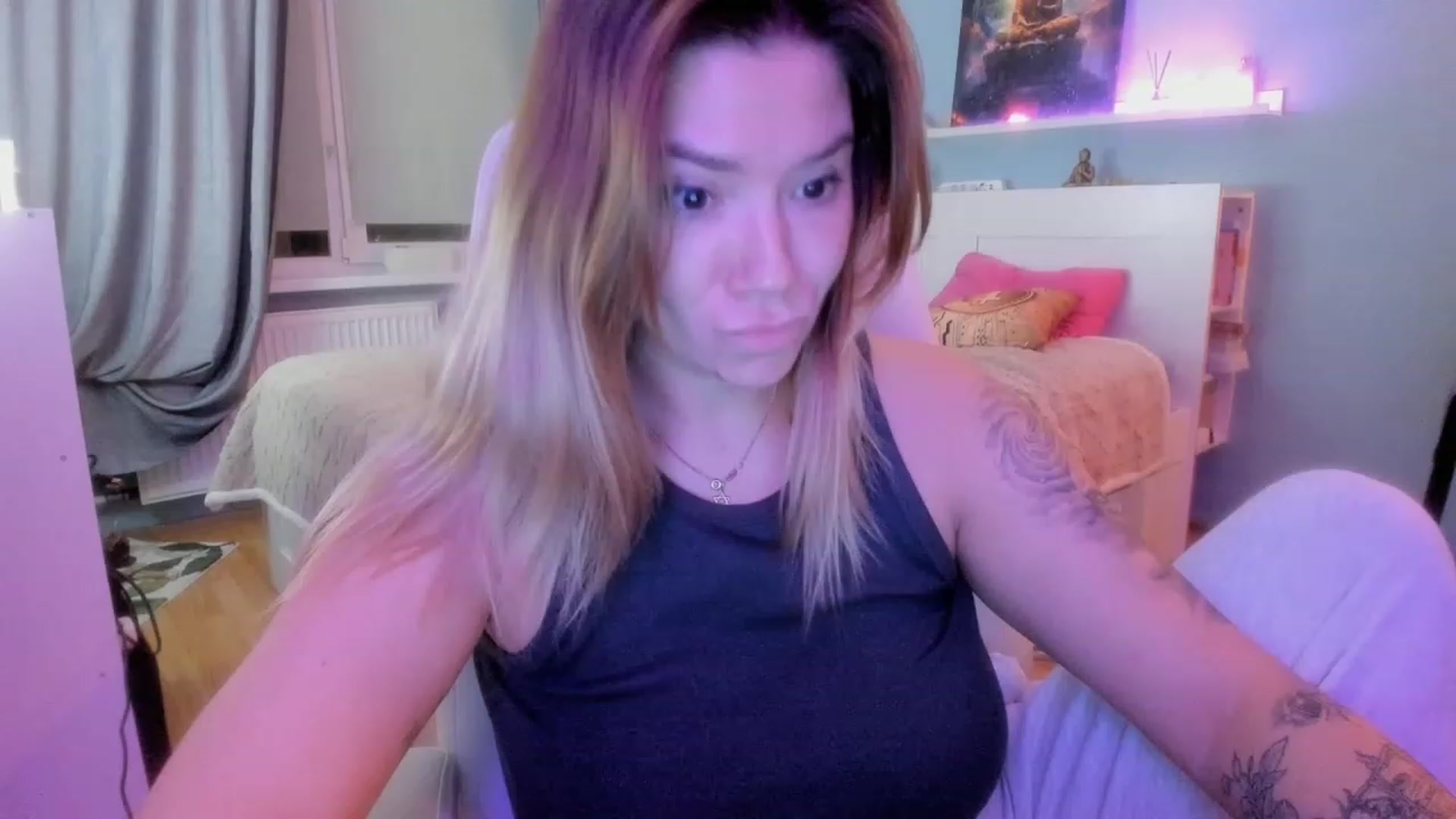 Gallery image thumbnail from NickyBlein's myfreecams stream on, 11/09/2023, 16:56 image 16 of 20