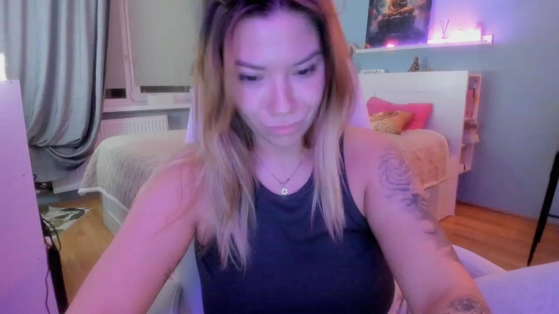 Gallery image thumbnail from NickyBlein's myfreecams stream on, 11/09/2023, 16:56 image 8 of 20