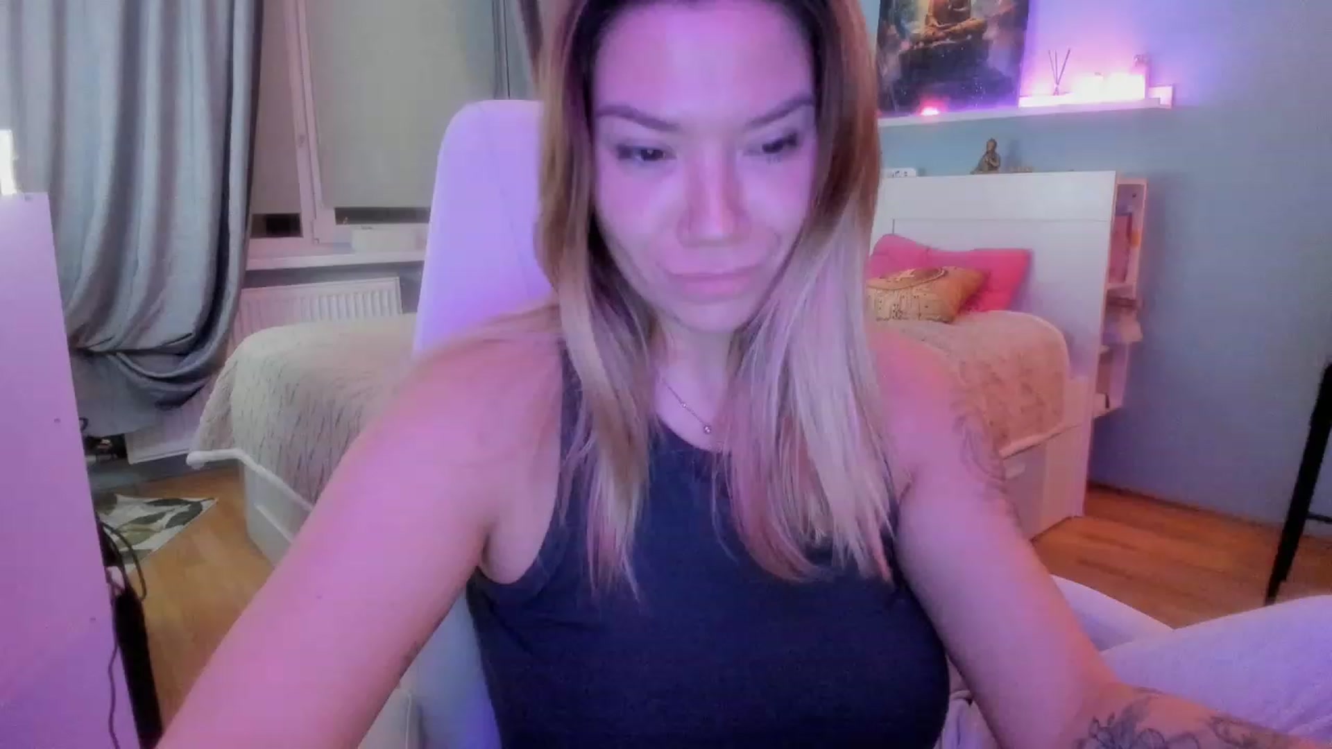 Gallery image thumbnail from NickyBlein's myfreecams stream on, 11/09/2023, 16:56 image 9 of 20