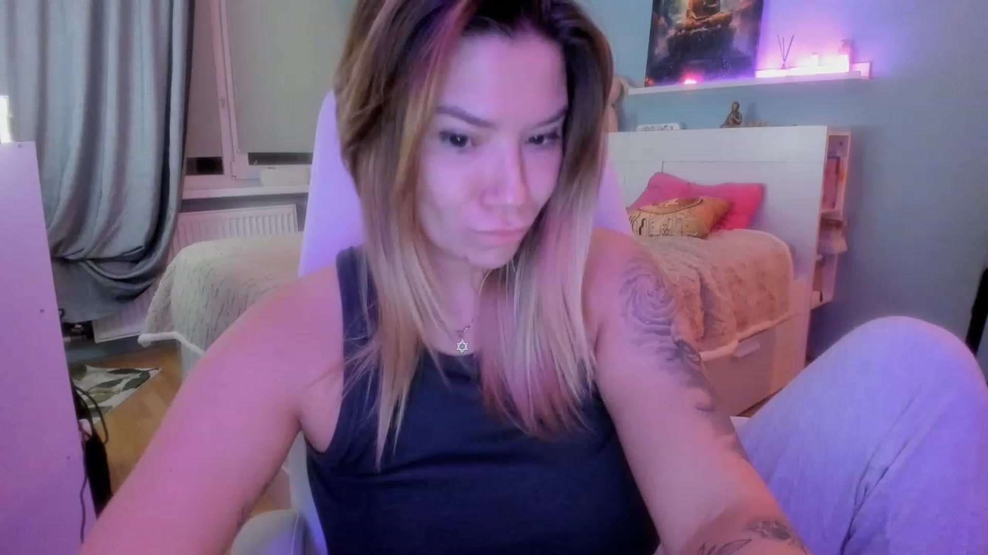 Gallery image thumbnail from NickyBlein's myfreecams stream on, 11/09/2023, 16:56 image 12 of 20