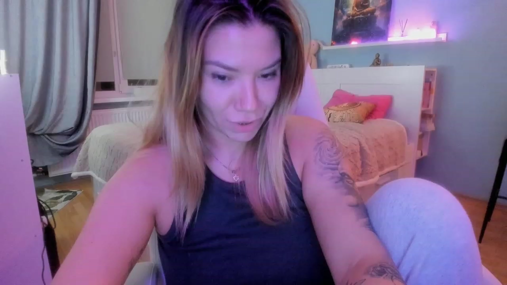 Gallery image thumbnail from NickyBlein's myfreecams stream on, 11/09/2023, 16:56 image 10 of 20