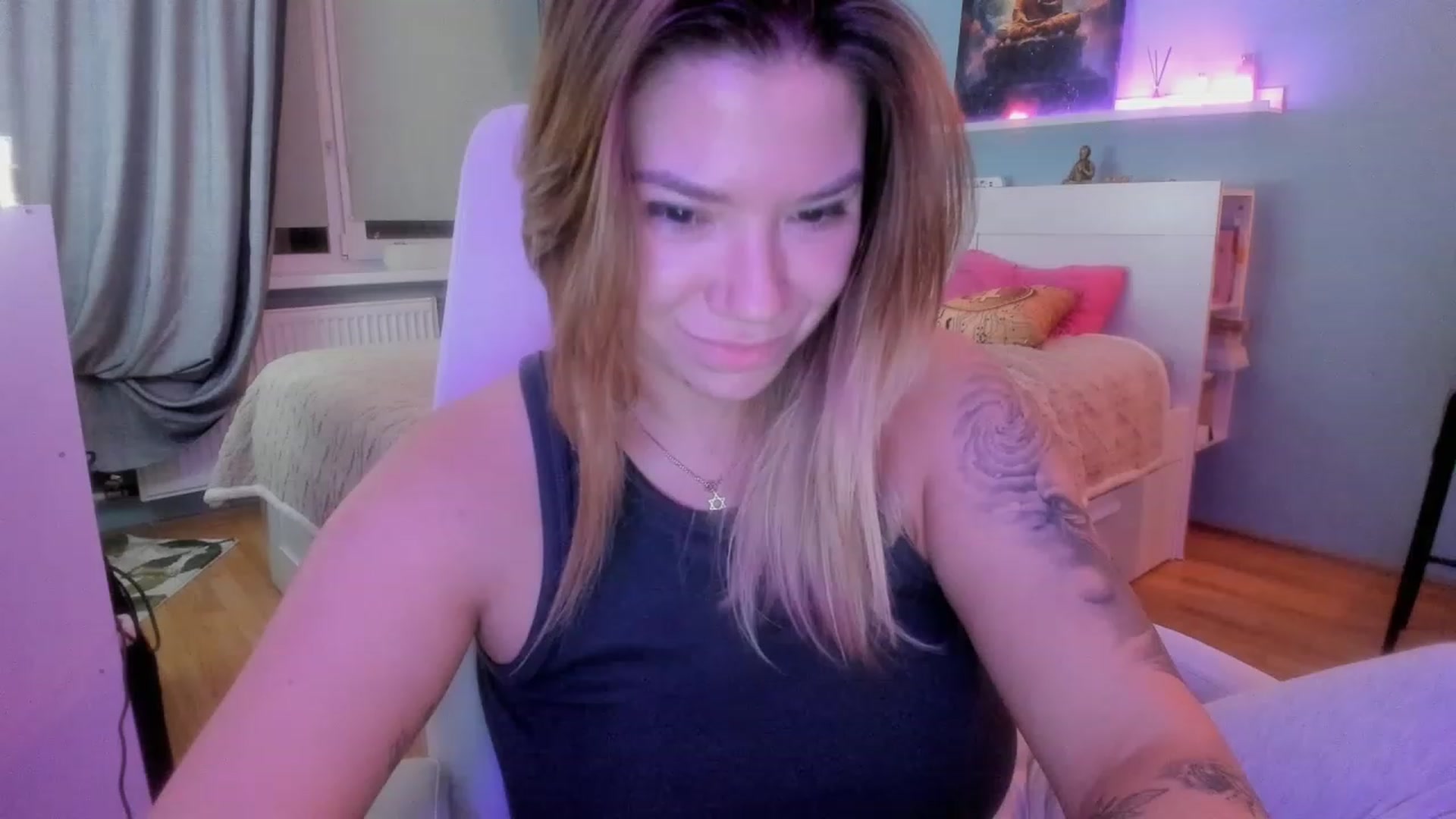 Gallery image thumbnail from NickyBlein's myfreecams stream on, 11/09/2023, 16:56 image 4 of 20
